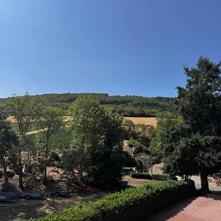 D'etape A L'oree Du Bois